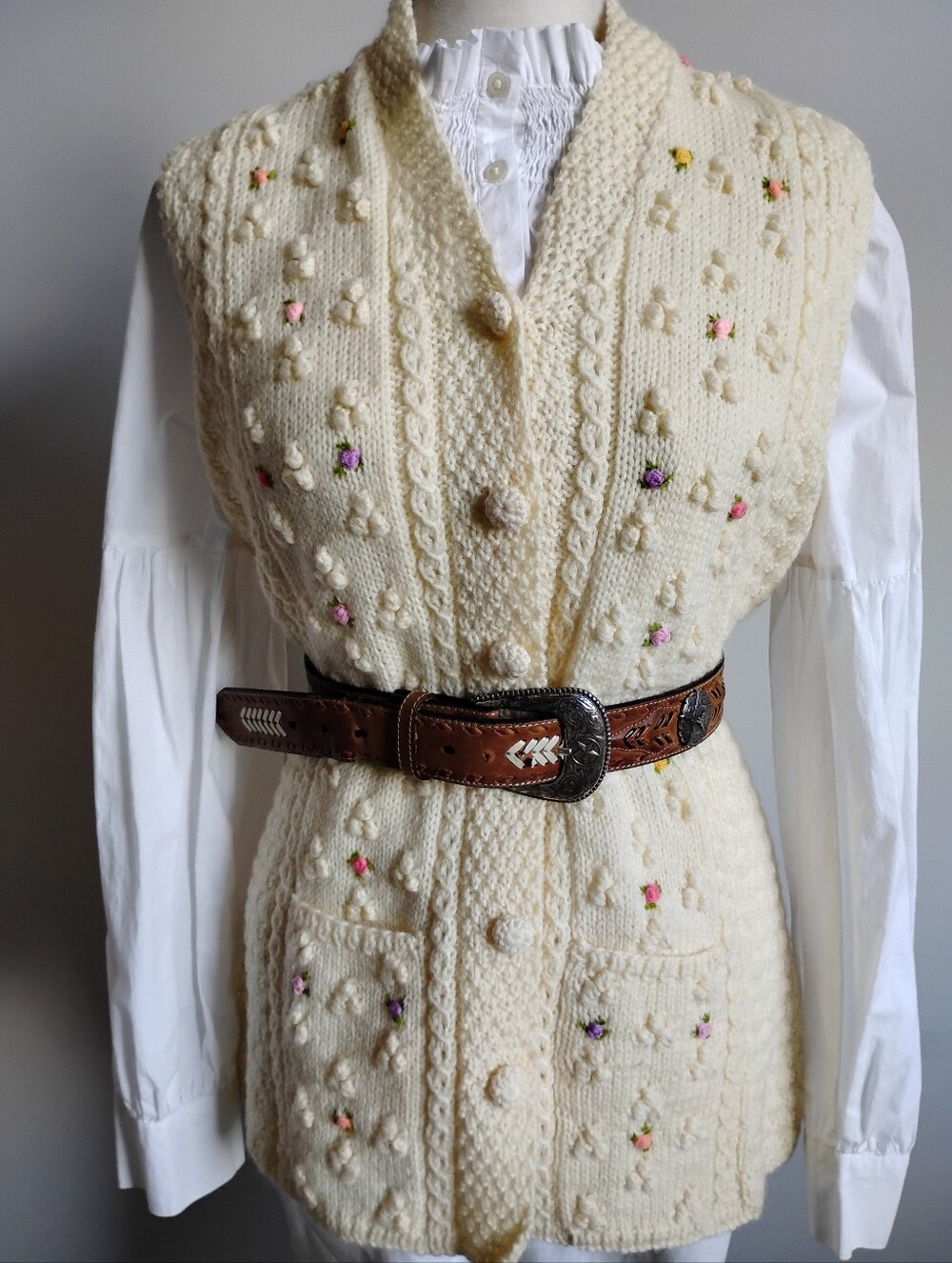Smith's Of Bermuda Vintage Pure Wool Sweater Vest Cream Pastel Rosettes Size Med